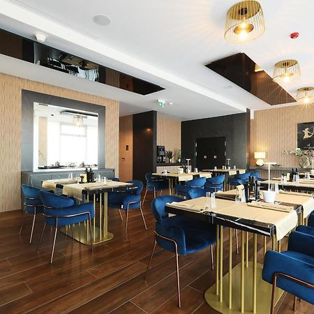 Hotel Artemis Орадя Экстерьер фото